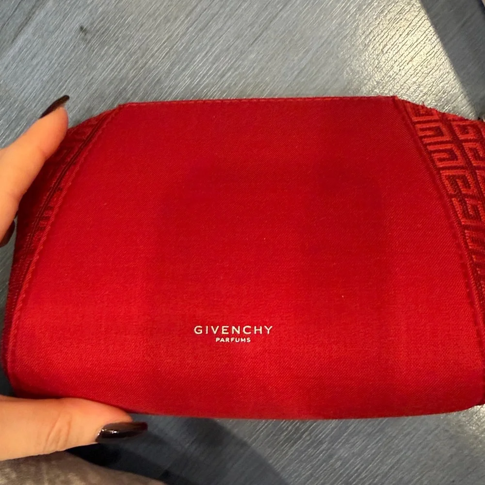Givenchy red pouch - Picture 2 of 5